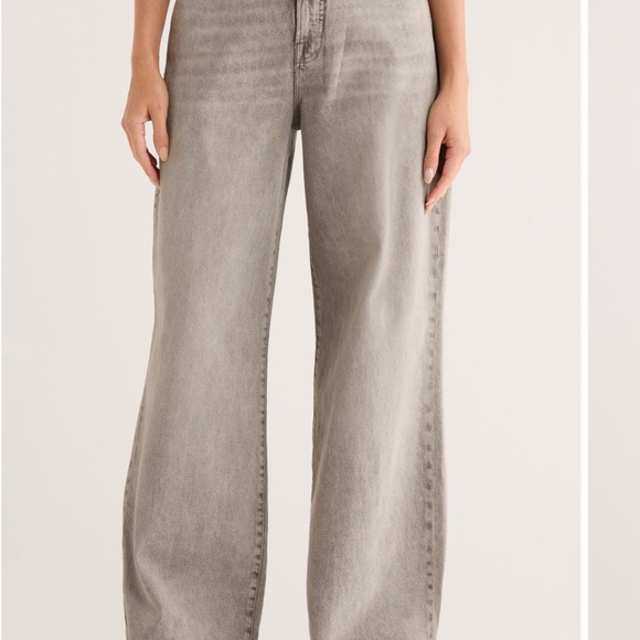 Good American Relaxed Wide Leg Jeans in Gray - Picture 4 of 4